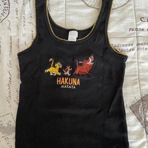 Off shoulders Hakuna Matata Disney shirt
